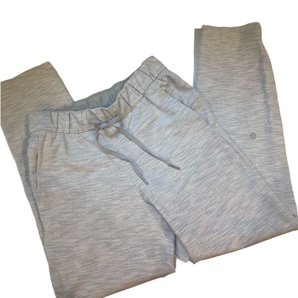 lululemon -on the fly-pants‎  4 white & black